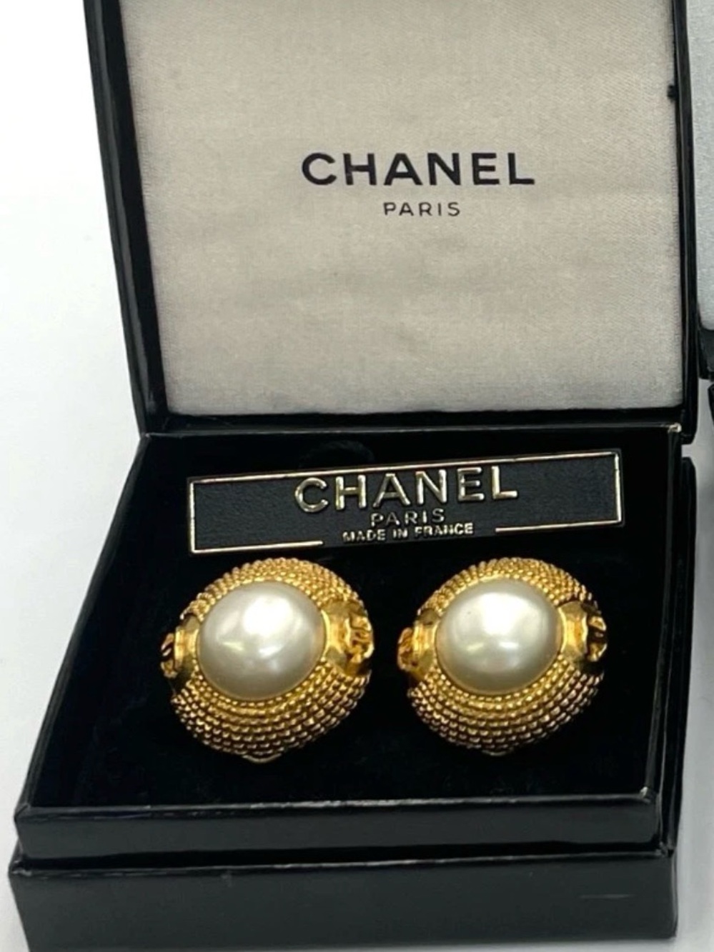 CHANEL Gold & CoCo Pearl Round GP Clip-On Earrings W/Chanel Box -EUC - Picture 6 of 15